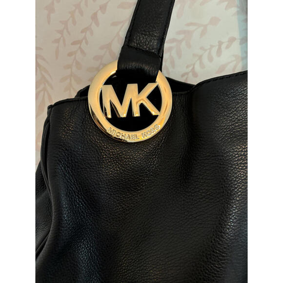 NWOT Michael Kors Black Leather Fulton East/West Tote Bag with Logo Charm - Picture 7 of 9